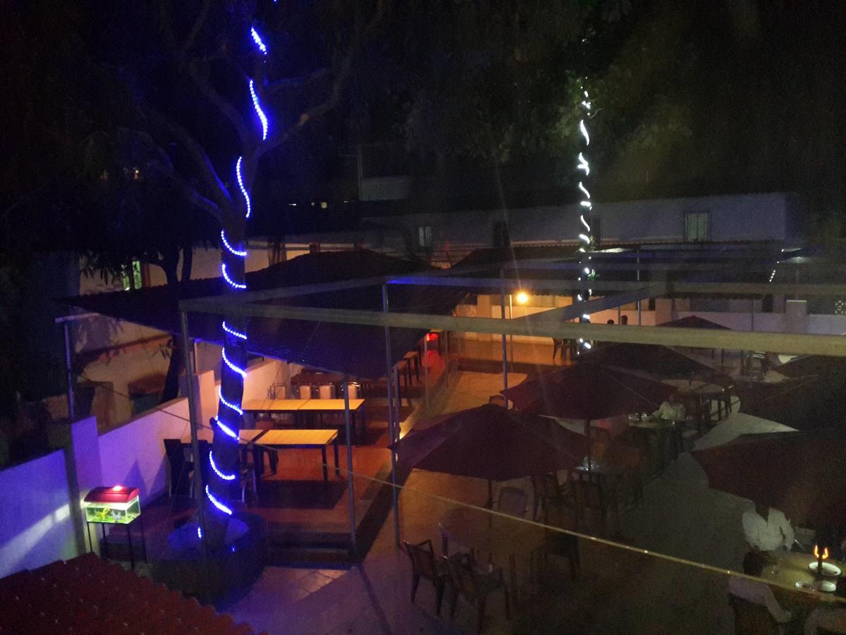 Hotel Veer Residency Panvel Buitenkant foto