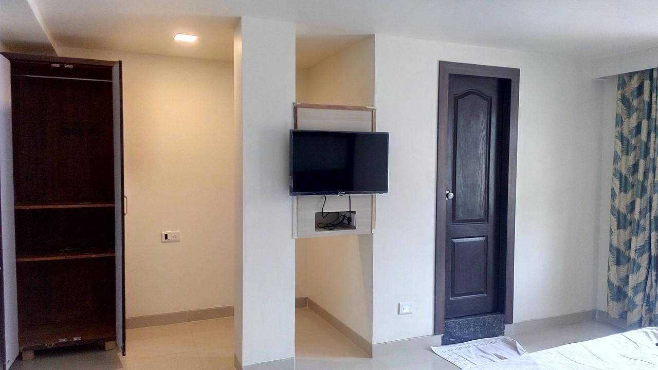 Hotel Veer Residency Panvel Buitenkant foto