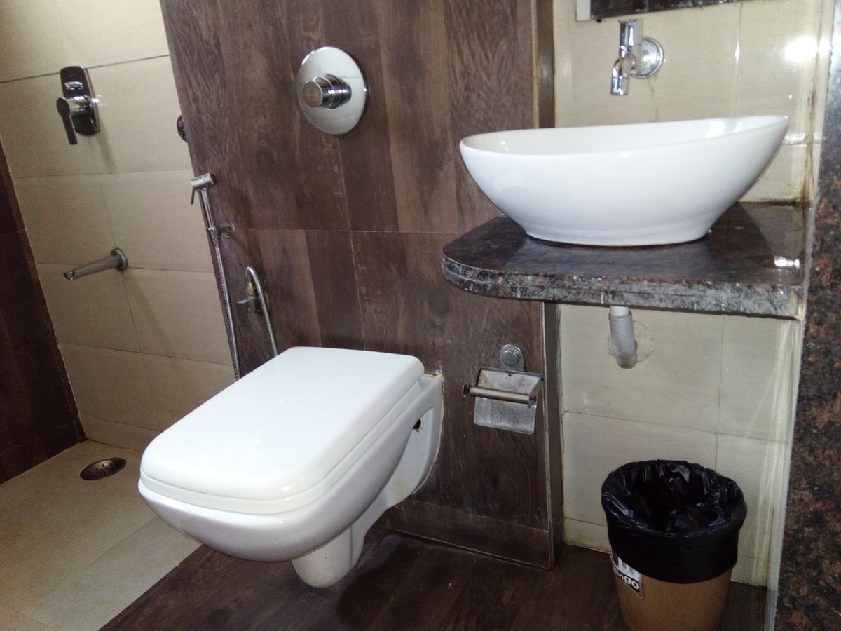 Hotel Veer Residency Panvel Buitenkant foto